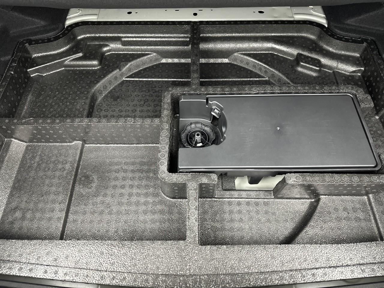 Peugeot 308 hybrid 145 e-dcs6 allure — photo 32