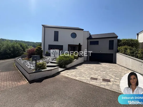 Propriété 6 pièces 214 m²