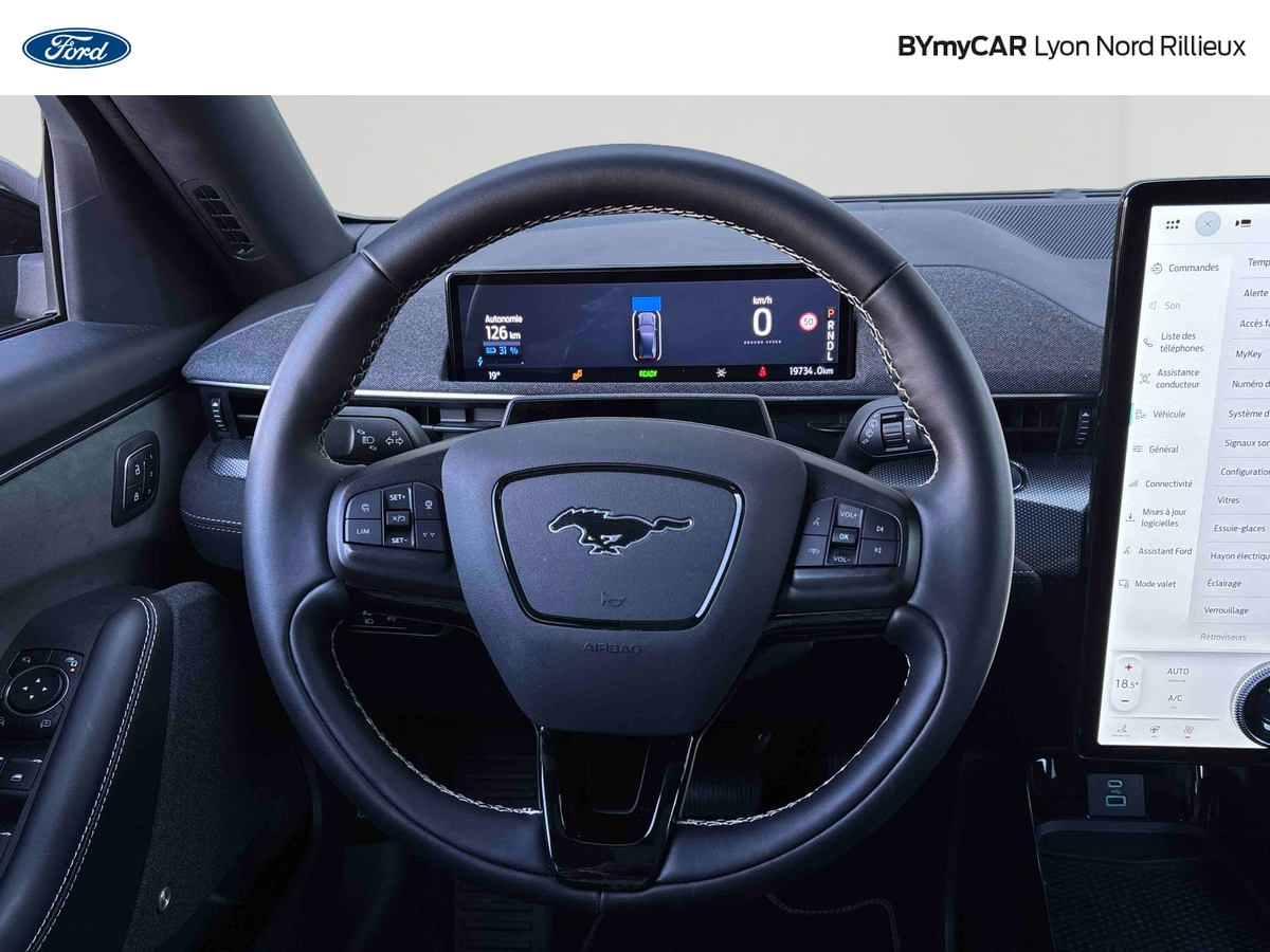 Ford Mustang Mach-E Extended Range 91 kWh 487 ch AWD — photo 10