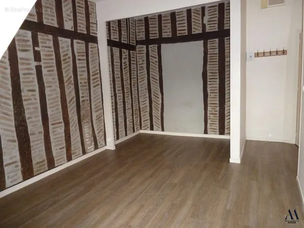 Appartement 3 pièces 203 m²