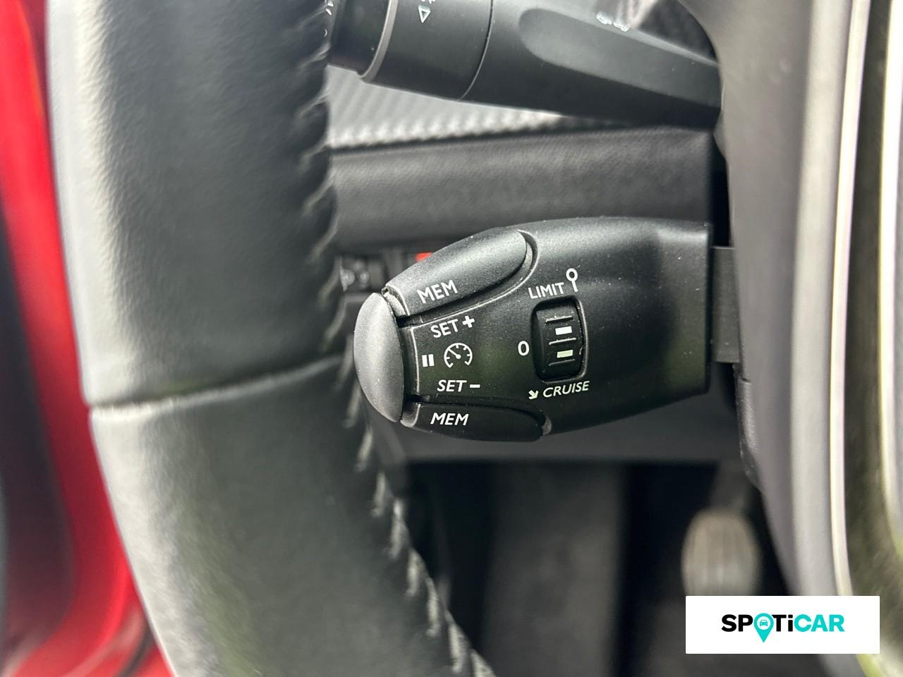 Peugeot 208 1.5 bluehdi 100ch s&s allure pack — photo 18