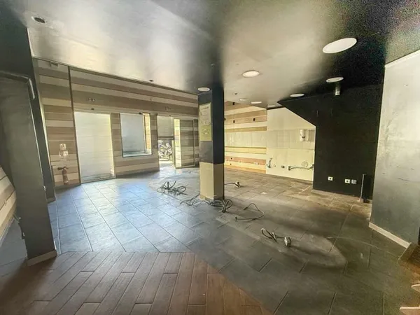Local commercial 130 m² Carré d'Or