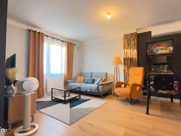 Maison 184 m² / 5 chambres / Garage / Jardin - 380 000