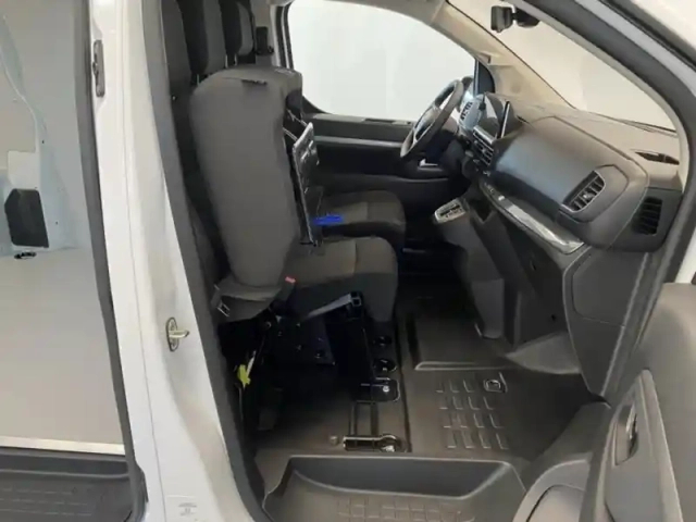 Peugeot Expert fg m 2.2 diesel 180ch tech edition automatique — photo 10