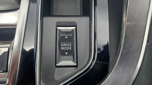 Peugeot 5008 2.0 BlueHdi 180 EAT8 - Gt Pack – 2022 – 126077 km – Diesel – Boîte Automatique — photo 11