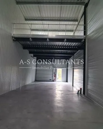 ENTREPOT - LOGISTIQUE 170 m² MERY
