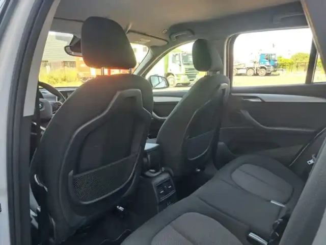 Bmw X1 sdrive 18 d lounge — photo 12