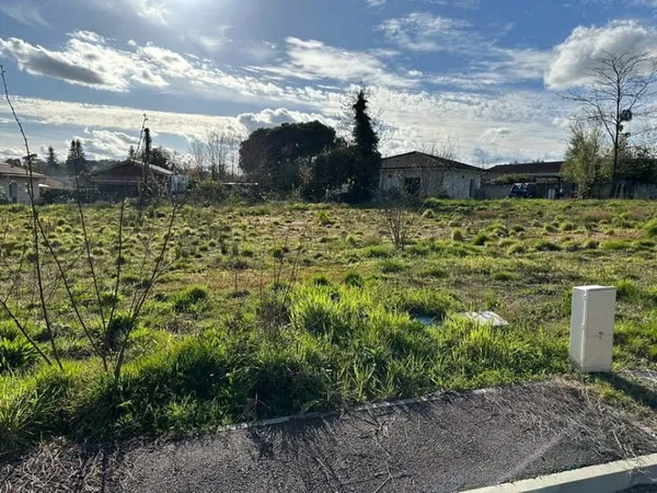 Terrain 610 m²