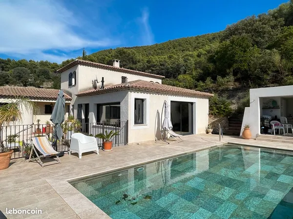 Propriété 5 pièces 185 m²