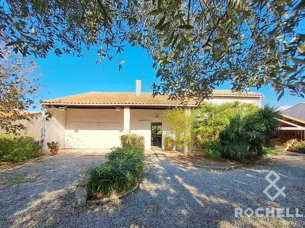 Maison T5 non mitoyenne de 128 m2, 3 chambres, garage, préau, s