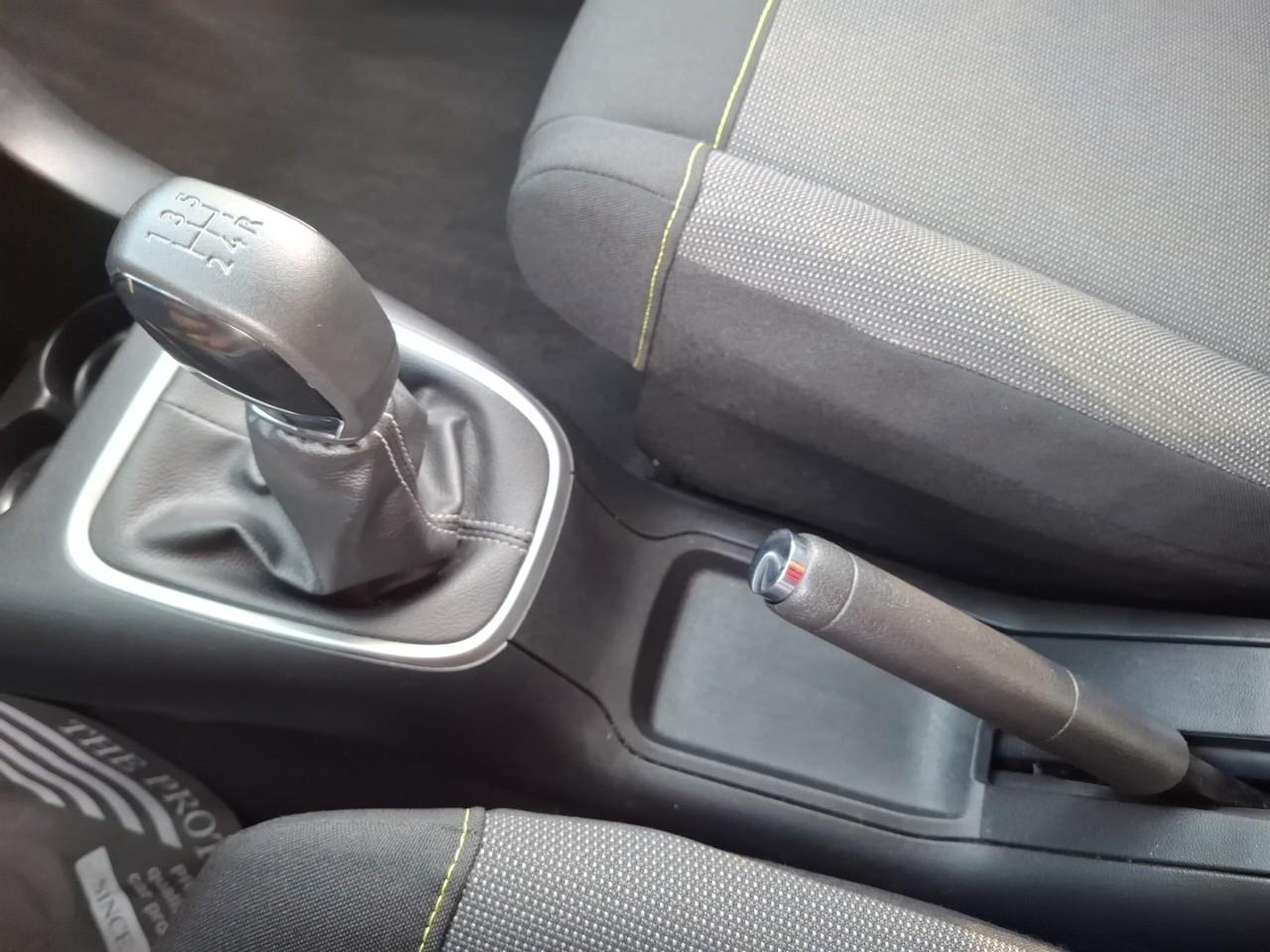 Citroën C3 1.2 puretech 83ch s&s shine — photo 22