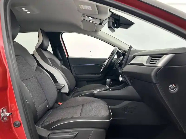 Renault Captur blue dci 115 edc — photo 24