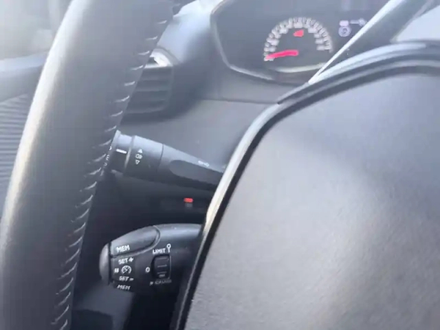Peugeot 208 puretech 75 s&amp;s bvm5 — photo 15