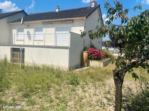 Maison à louer à Descartes quartier Balesmes