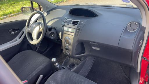 Toyota Yaris 1.0 VVT-i 69 - Confort Pack – 2011 – 83603 km – Essence – Boîte Manuelle — photo 15