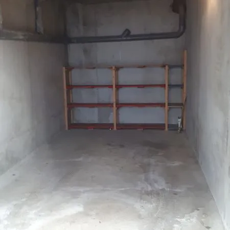 Loue Box garage Centre ville Nantes , proche Ile de Versailles