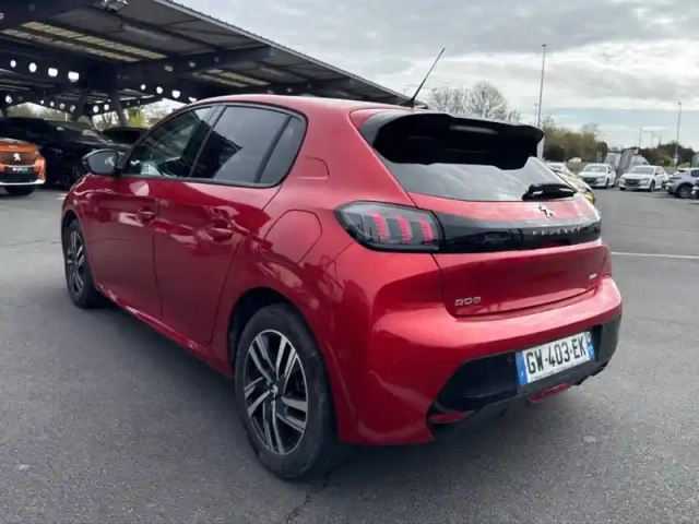Peugeot 208 puretech 100 s&amp;s eat8 — photo 17