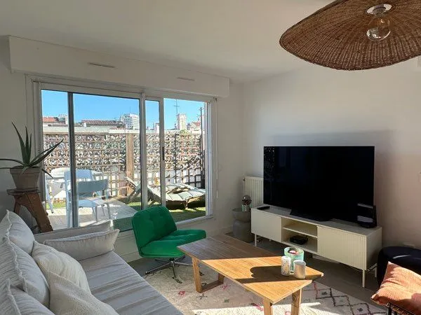 Marseille 6e - Quartier Lodi | Duplex meublé avec terrasse et vue sur Notre-Dame de la Garde