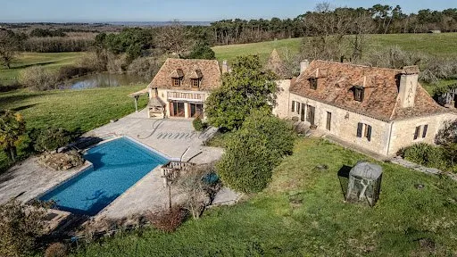 Maison 12 pièces 350 m²