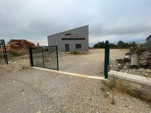 Local 150 m²