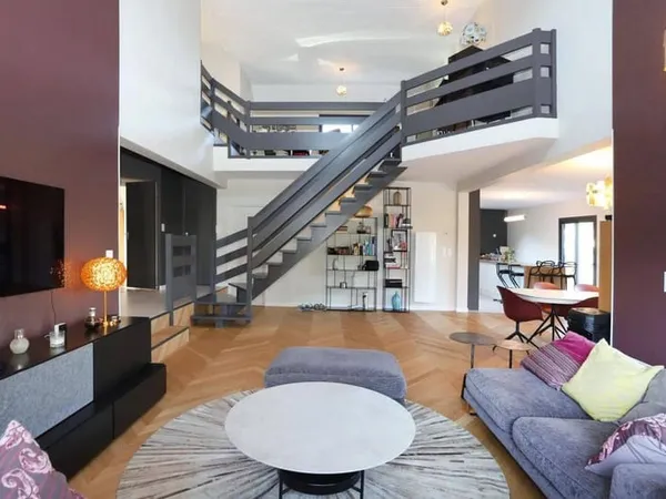 Maison 7 pièces 238 m²