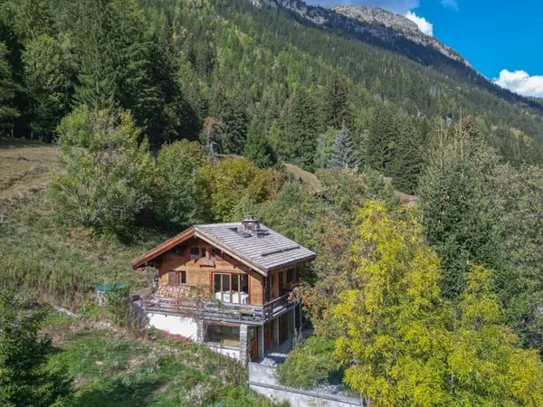 Magnifique petit chalet de charme dans le plus beau village de la vallée