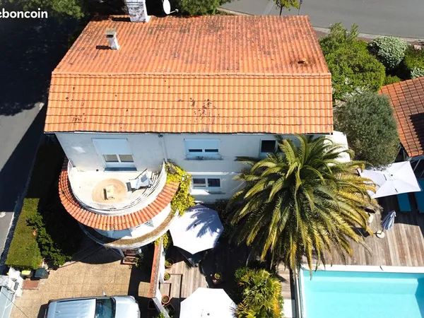 Villa 10 pièces 250 m²