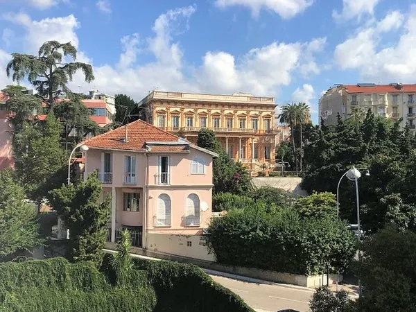 Chambre meublée – Nice, quartier des Baumettes