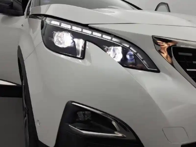 Peugeot 3008 hybrid4 300 e-eat8 — photo 16