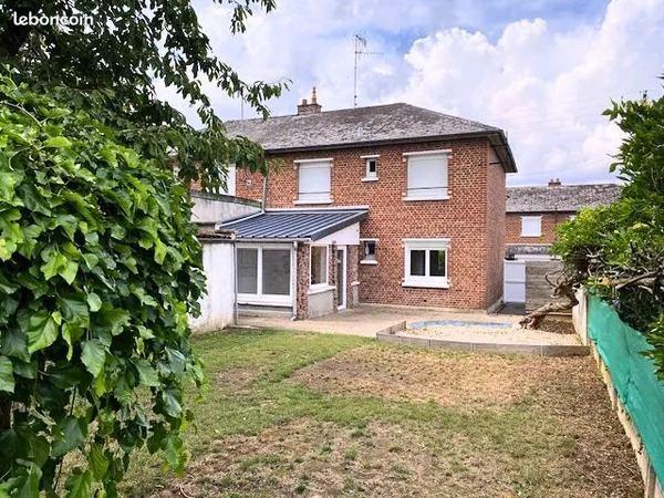 Maison familiale avec jardin - Caudry
