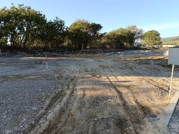 Terrain 219 m²