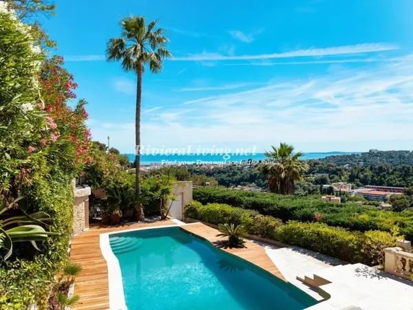 CAGNES SUR MER - PAIN DE SUCRE: Villa moderne avec piscine et vue mer