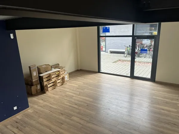 LOCAL COMMERCIAL - BELBEUF - 81,50 m2