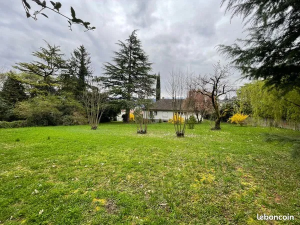 Particulier vend terrain à bâtir à Corenc Montfleury