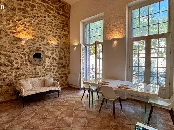 Appartement avec mezzanine en plein centre ville