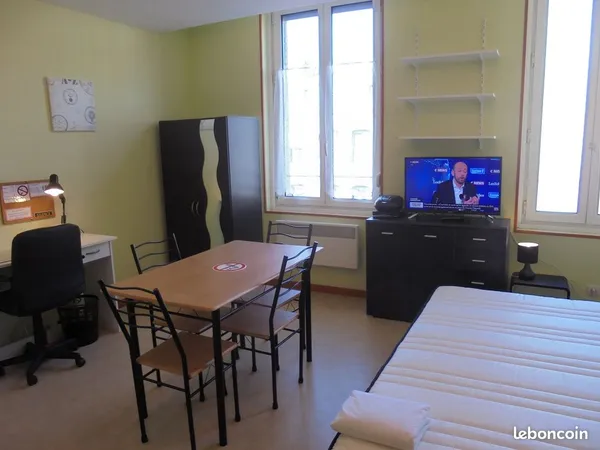 Studio meublé et équipé proche université