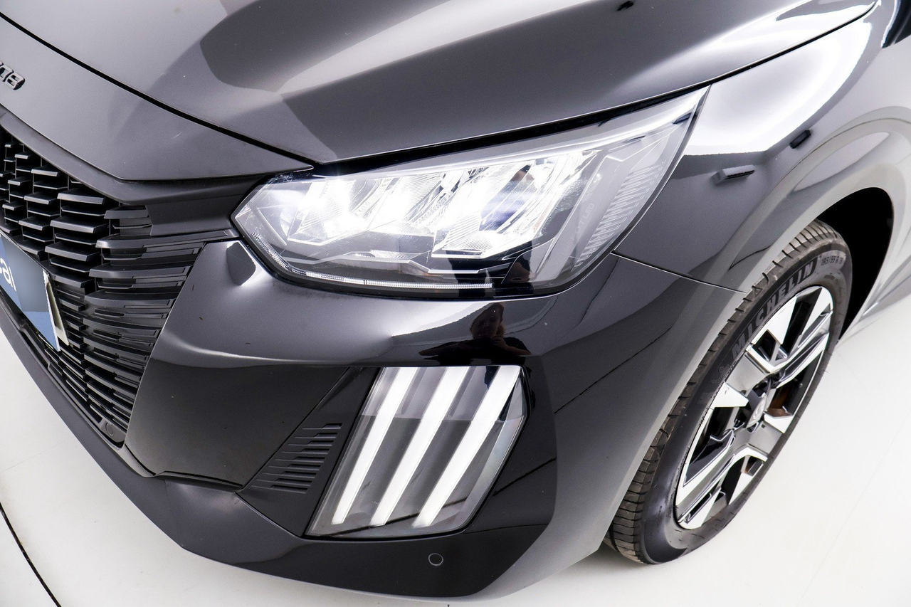 Peugeot 208 — photo 9