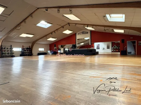 Fonds de commerce 1990 m² fontenay le comte