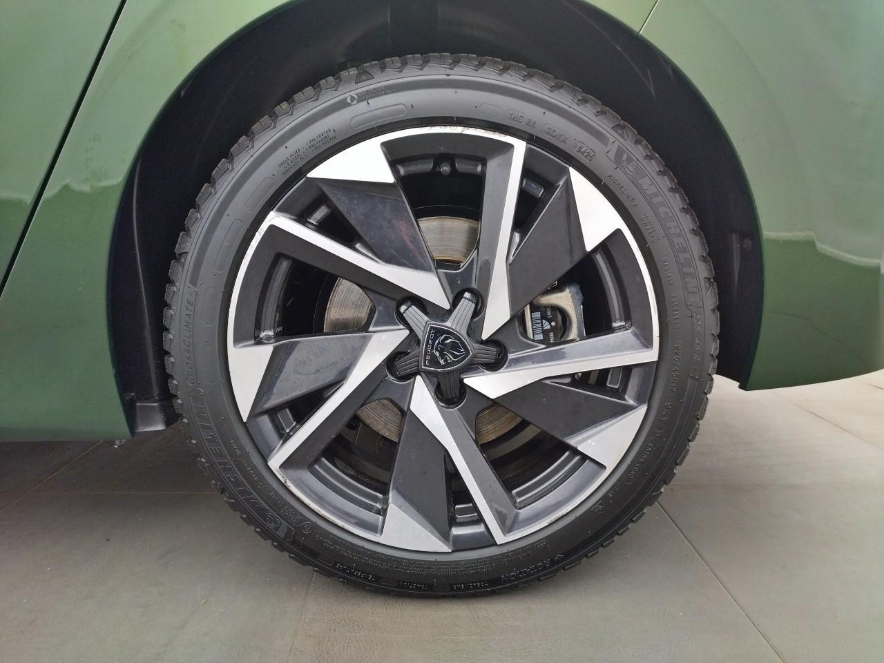 Peugeot 308 phev 180 e-eat8 allure pack — photo 16