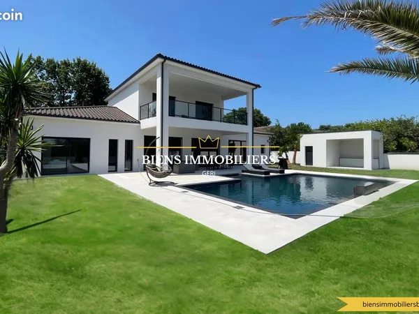 Villa 7 pièces 230 m²