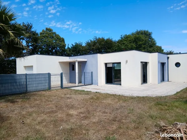 Maison PLAIN-PIED 4 chambres 2 salles de bains 666m2 Garage