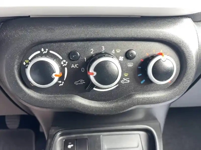 Renault Twingo iii sce 75 - 20 — photo 34