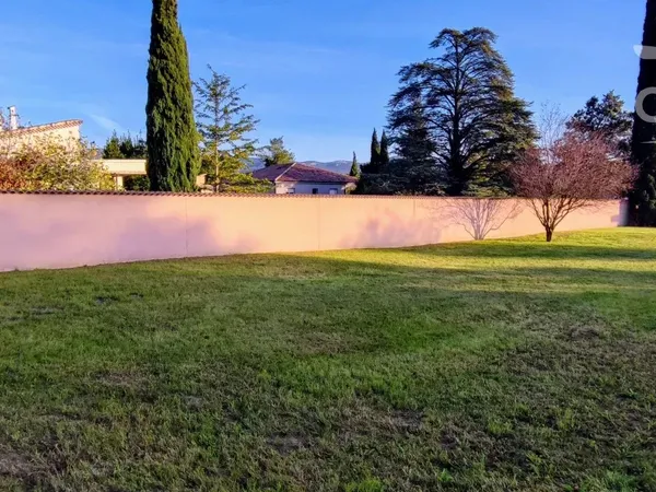 terrain libre de constructeur