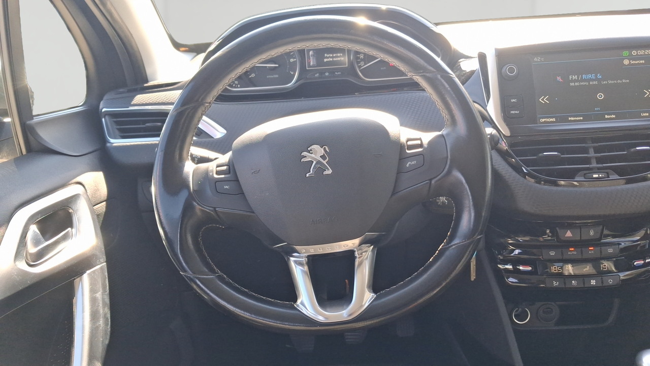 Peugeot 2008 PureTech 110ch S&amp;S BVM6 — photo 10