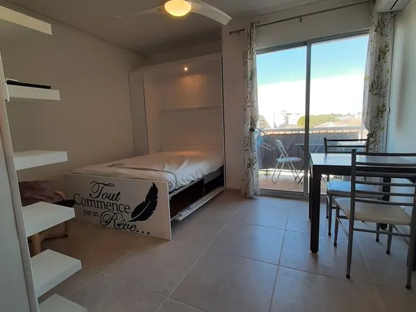 Studio refait à neuf excellent potentiel locatif