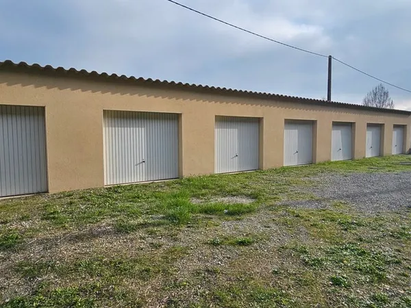 Location GARAGE Le Teil