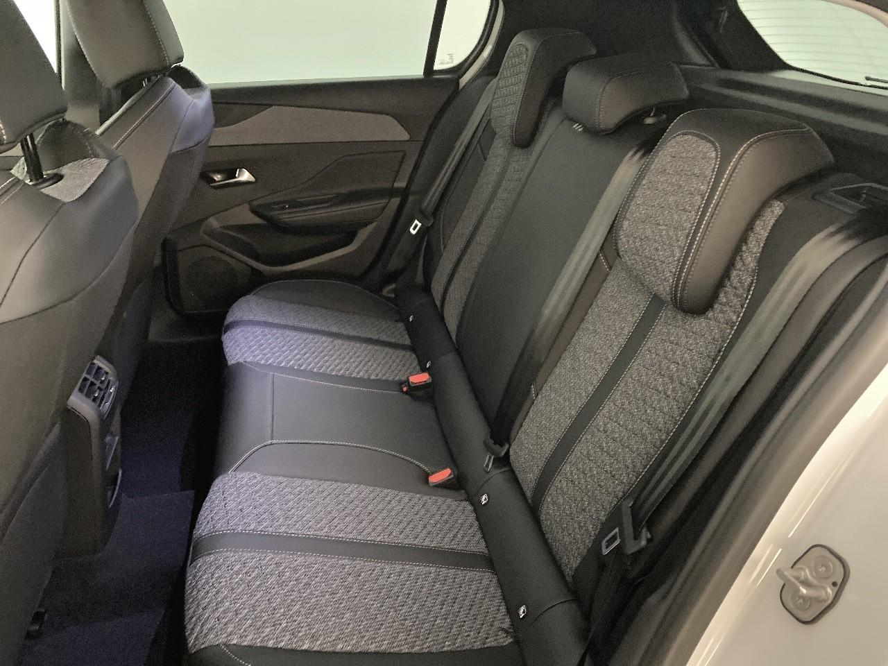 Peugeot 308 hybrid 145 e-dcs6 allure — photo 10