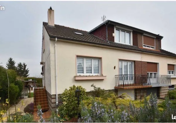 Maison 130 m² trois chambres véranda, garage terrasse