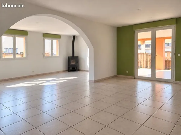 À louer grande maison