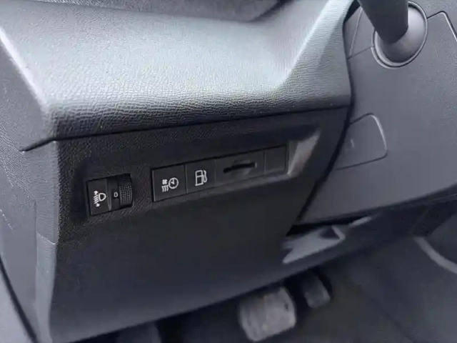 Peugeot 308 sw phev 180 e-eat8 allure pack — photo 13